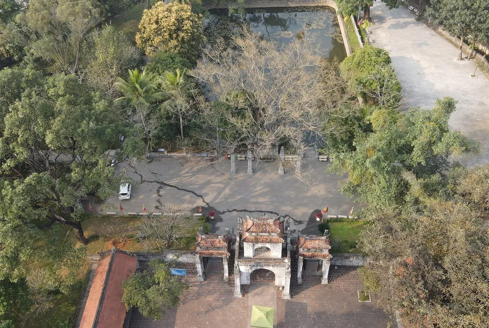 Cổng vào Đền Bà Triệu