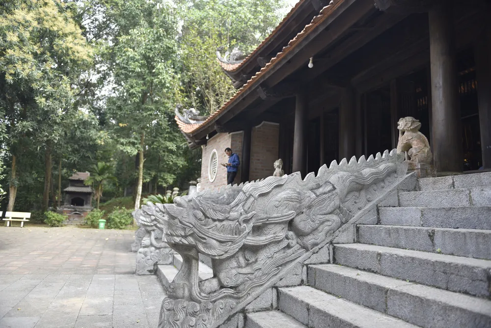 Rồng đá bậc thềm