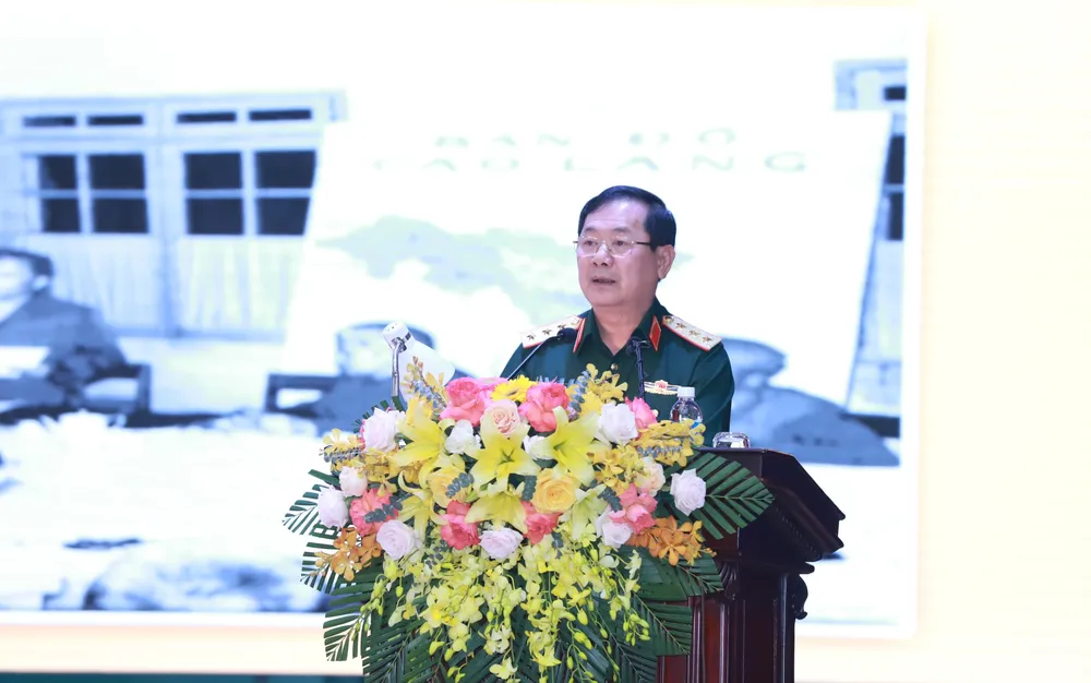 Thượng tướng Lê Huy Vịnh phát biểu tại hội thảo