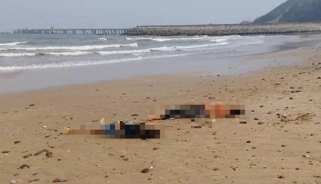 2 nữ sinh tử vong nghi do tắm biển. Ảnh người dân cung cấp 2 nữ sinh tử vong nghi do tắm biển. Ảnh người dân cung cấp