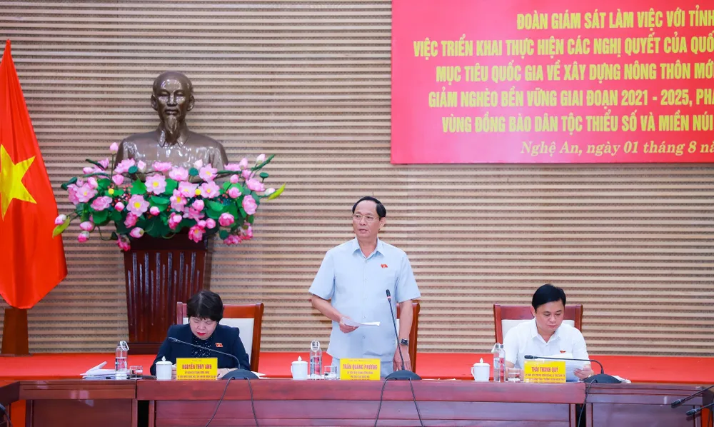 Phó Chủ tịch Quốc hội Trần Quang Phương phát biểu tại buổi làm việc