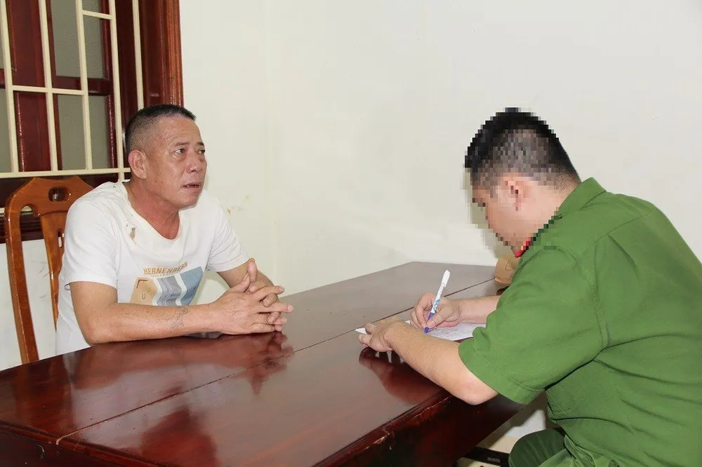 Thái Văn Sơn tại cơ quan công an. Ảnh: CÔNG AN NGHỆ AN