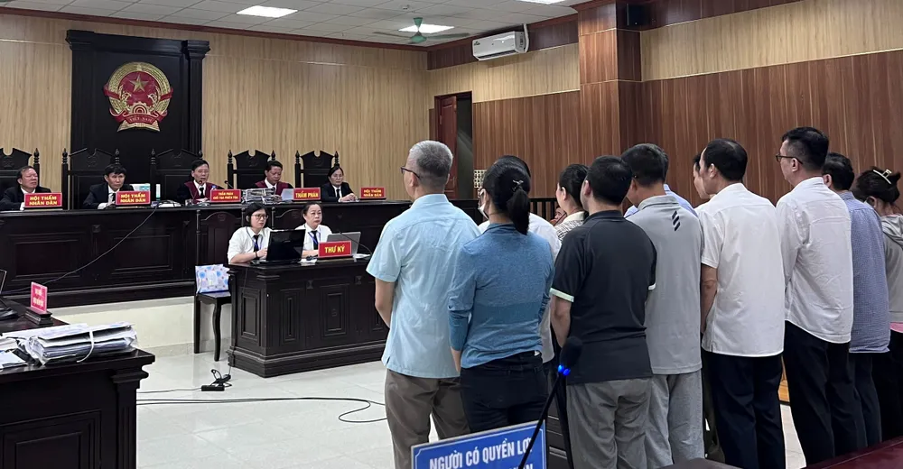 Các bị cáo trước tòa