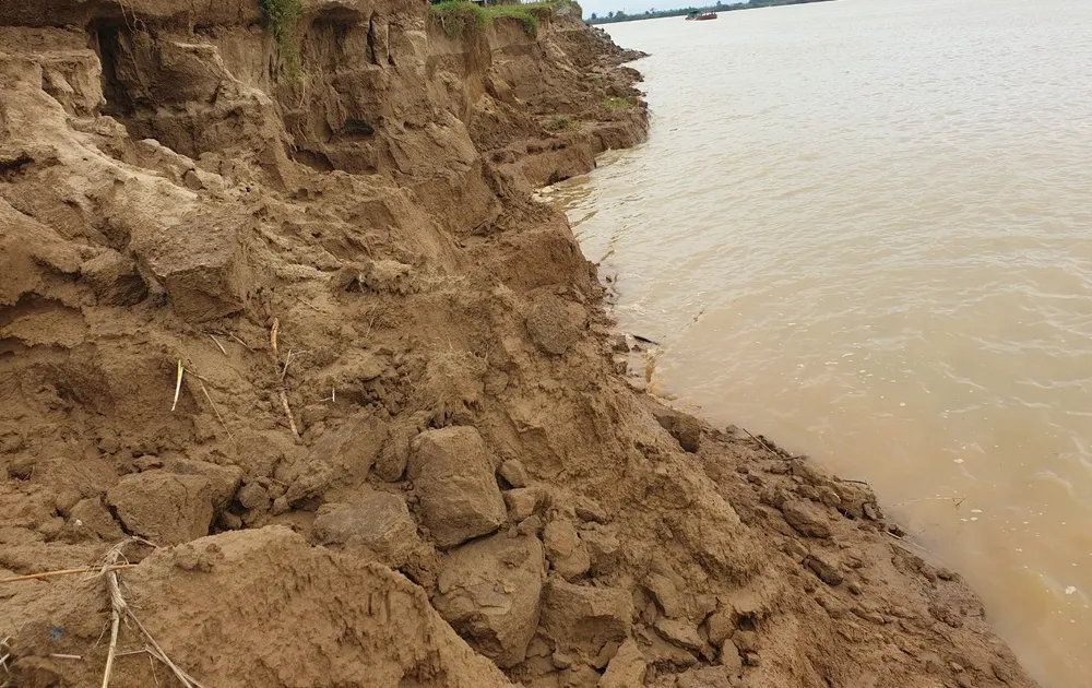 Sạt lở nghiêm trọng đã và đang xảy ra trên sông Lam