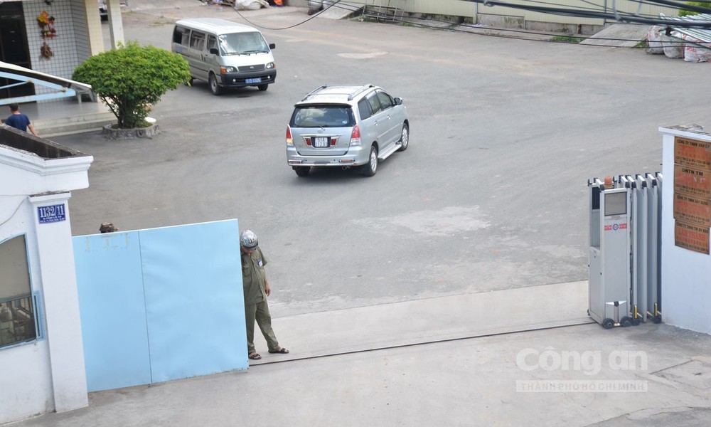 發生牆壁倒塌事故的公司（圖片來源：胡志明市公安報）