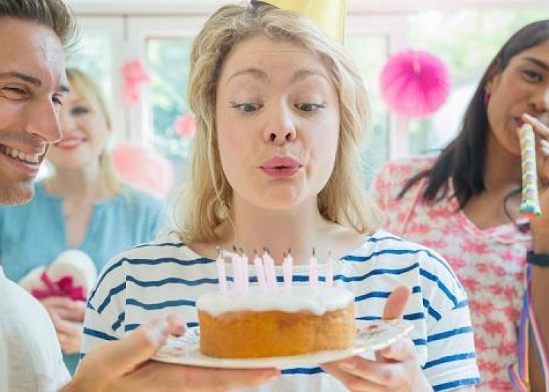 吹生日蠟燭小心傳播細菌。（圖片來源：互聯網）