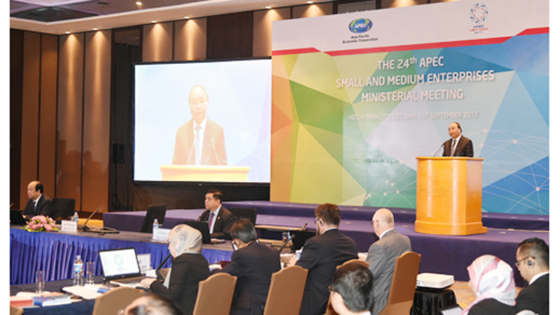 政府總理阮春福在會上致詞。