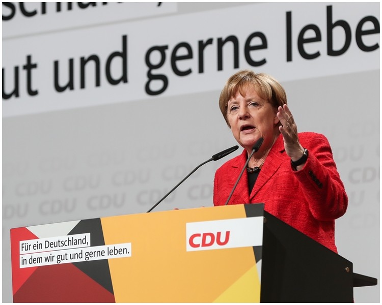 默克爾家中也收到恐嚇信。AP圖片