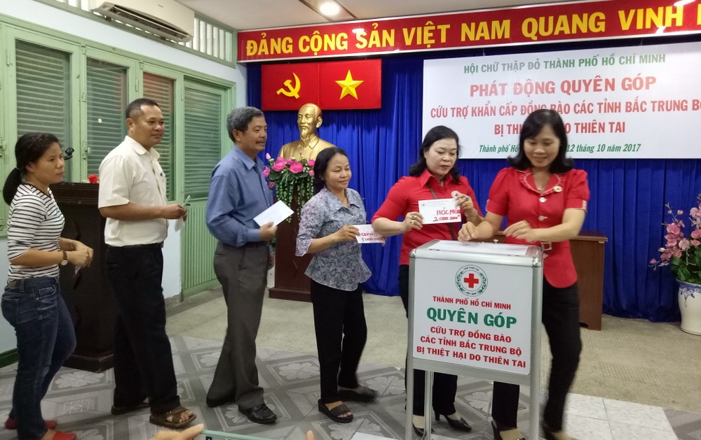 抗洪搶險把民眾安全放在首位 ảnh 1