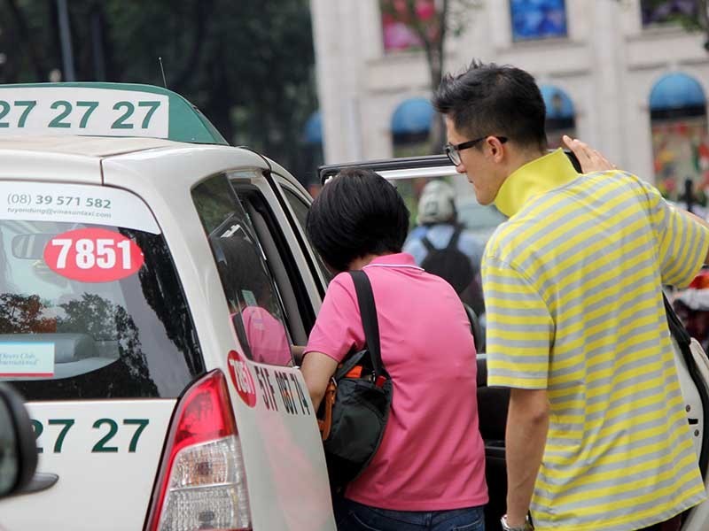 應調整政策以為傳統計程車創造與網約車平等競爭的經營環境。