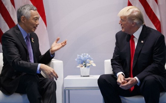 當地時間23日中午，特朗普在白宮與李顯龍舉行會談。