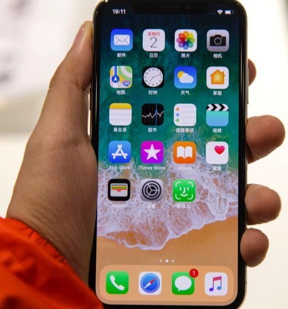 iPhone X上市全球再現排隊潮。