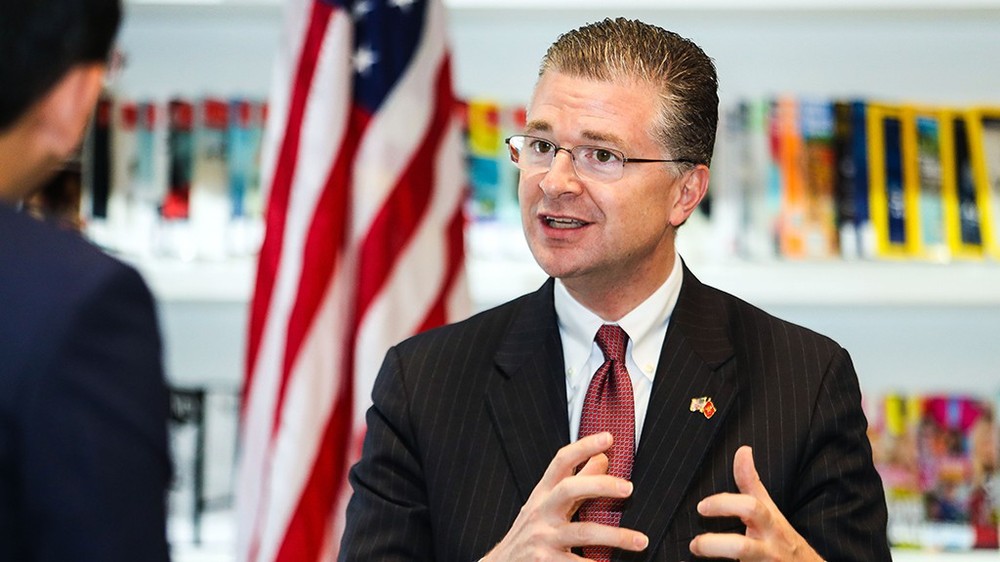 丹尼爾‧克里滕布林克大使接受訪問。