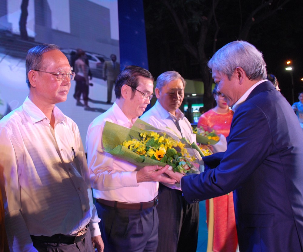 文朗公園重建後投入使用 ảnh 1