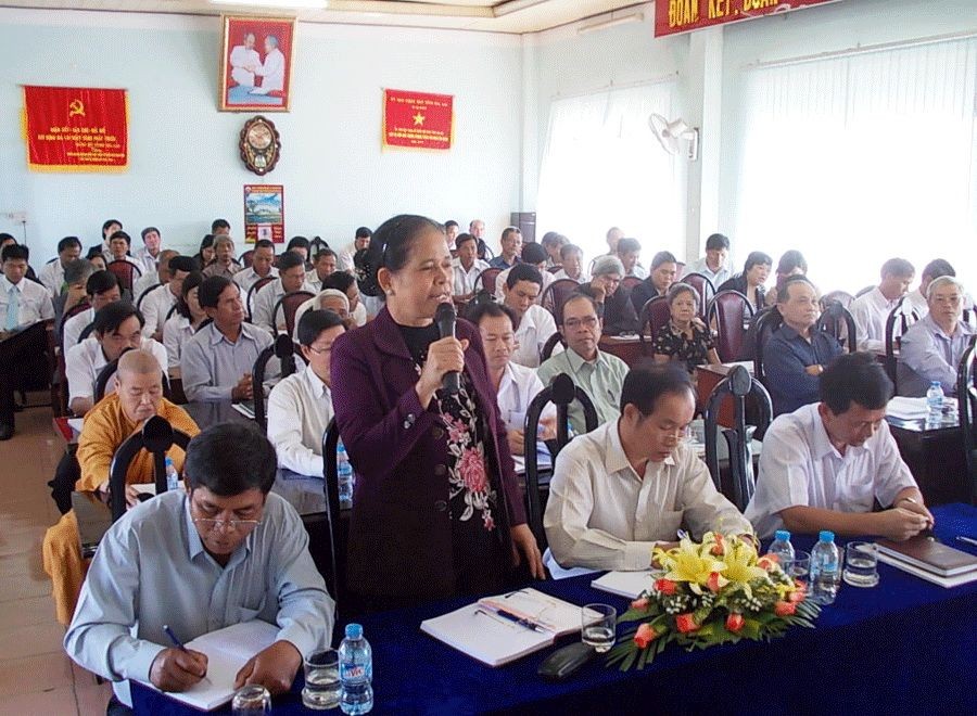 民眾有權對黨員、幹部的政治品質、道德與生活方式提意見。