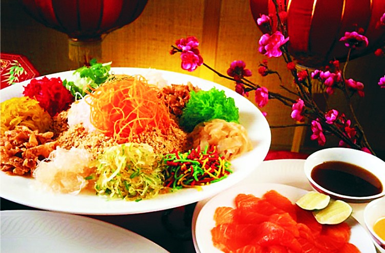 撈魚生，過年撈個好彩頭！