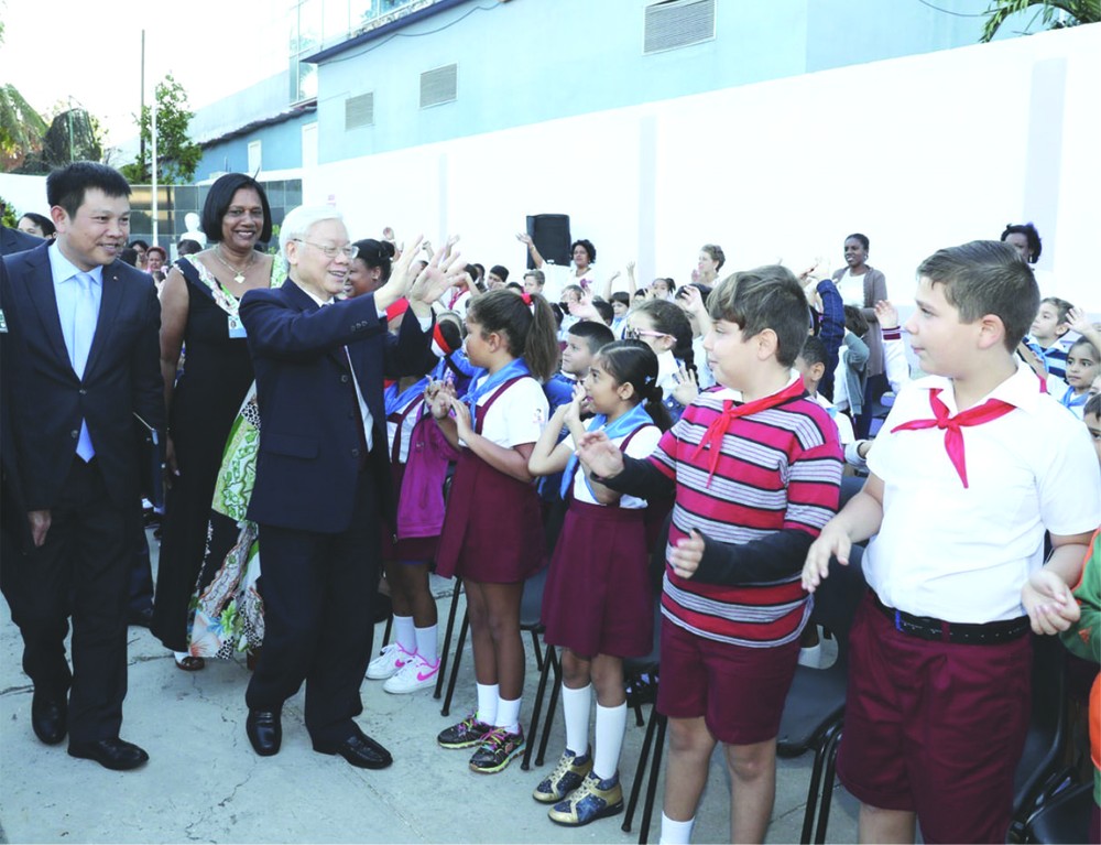 越古推動經濟關係發展 ảnh 1