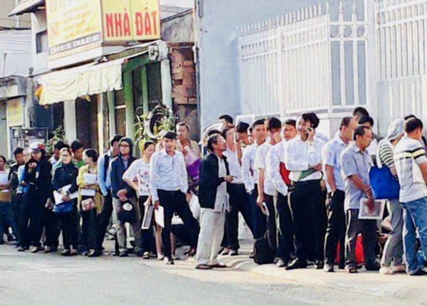 第九郡民眾爭相申辦土地手續