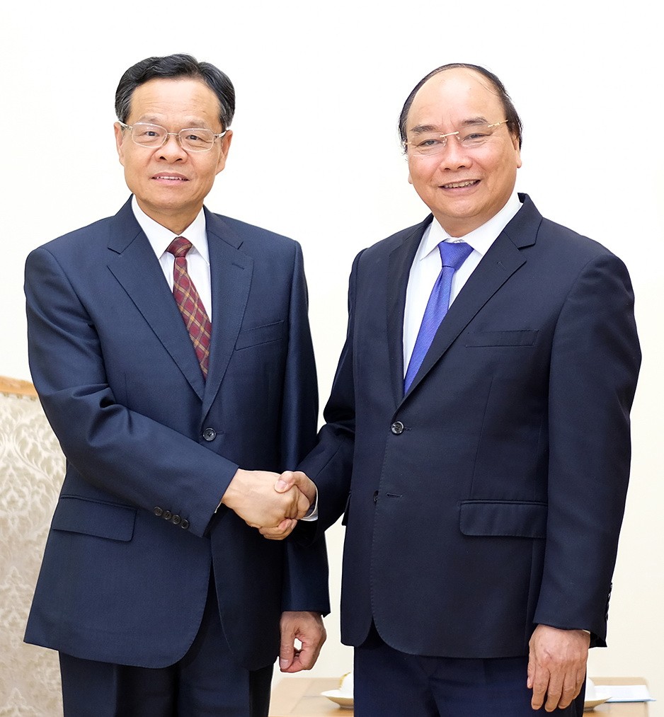 政府總理阮春福昨(20)日下午在政府辦事處接見了正在對越南進行訪問的中國廣西省壯族自治區人民政府主席陳武.