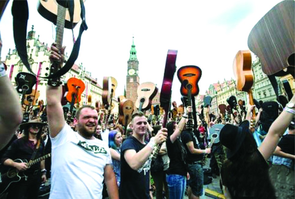 7411 吉他手同奏一首歌創紀錄