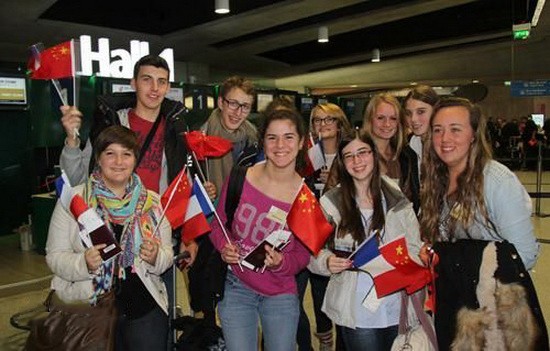 法國學生參加中國夏令營。