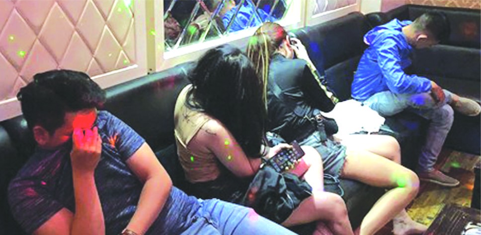 查獲違法卡拉 OK 店與酒店