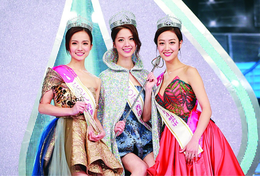 冠軍陳曉華(中)、亞軍鄧卓殷(左)及季軍丁子田。