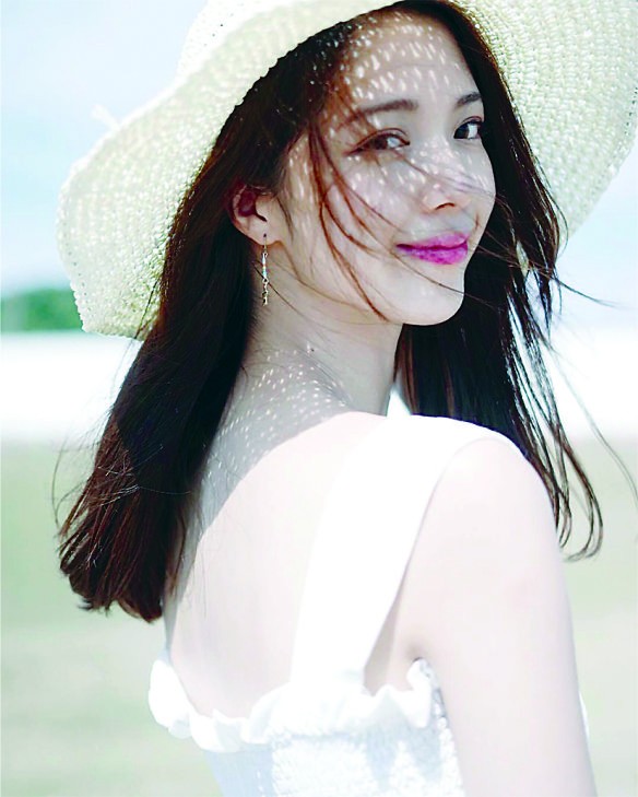 陳曉華才藝出眾奪港姐冠軍 ảnh 1