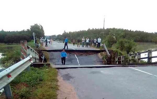 平順省一橋坍塌致交通受阻