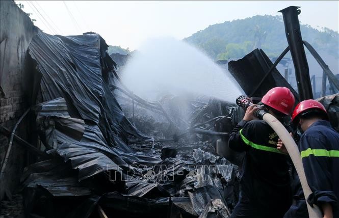 存放出口椅子倉庫付諸一炬