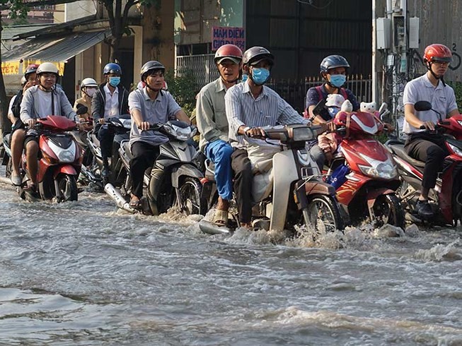 潮汛導致第七郡黃晉發街成澤國。
