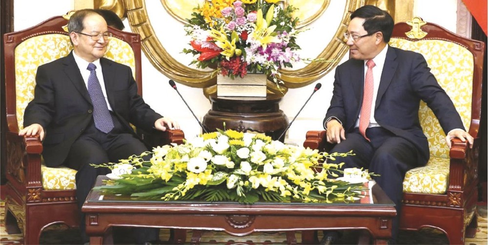 黨中央政治局委員、政府副總理、外交部長范平明昨(20)日中午在政府賓館，接見了正在我國訪問的中國廣西壯族自治區黨委書記鹿心社。