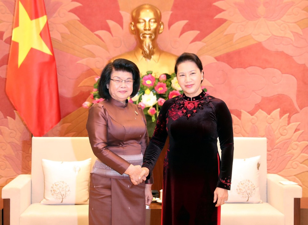 國會主席阮氏金銀昨(22)日中午在國會大廈接見柬埔寨國會第二副主席克赫‧薩達里。