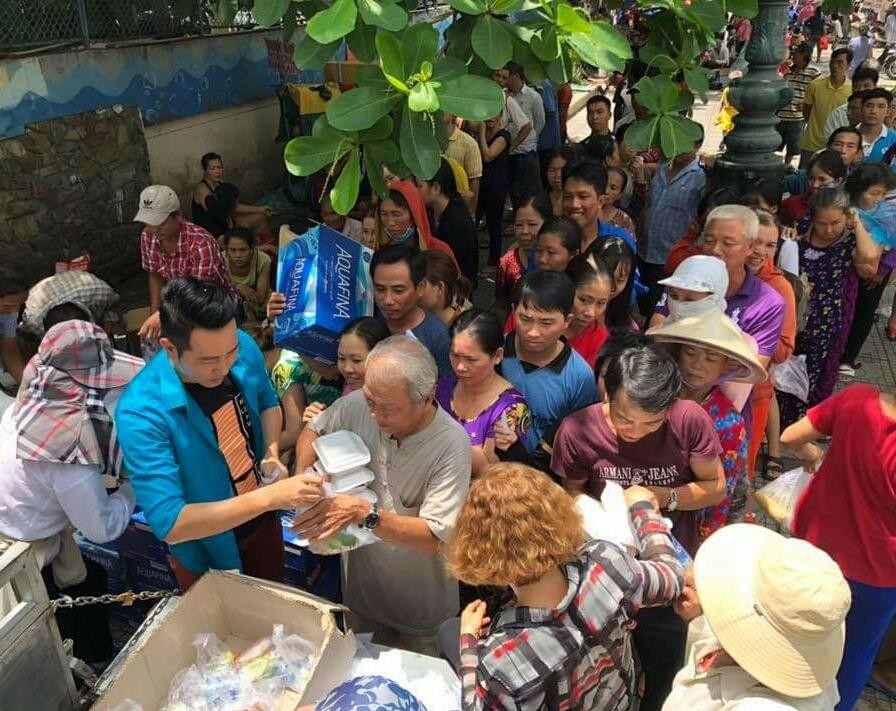 平西市場商販端午節行善