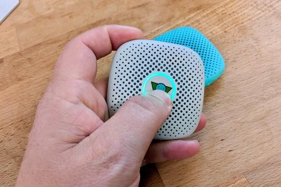 Relay 是一款兒童智能手機，誕生於 2018 年，同年11月獲得 KidSAFE Seal Program 認證，獲得年度設計大獎。