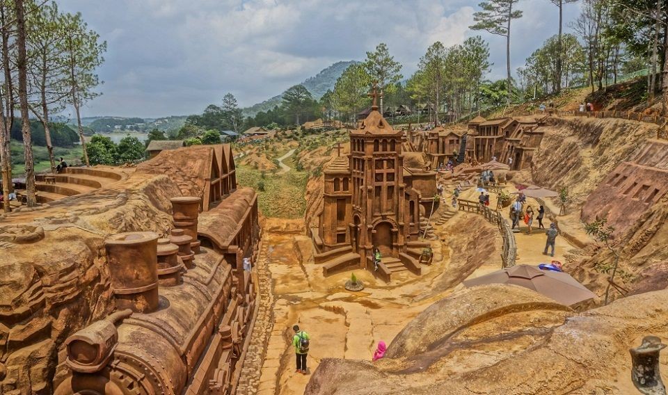 大勒市熱門景點－－無極湖 ảnh 1