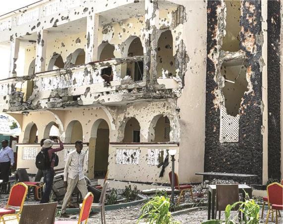 酒店損毀嚴重。