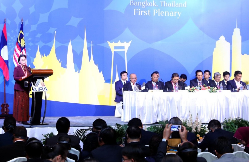 國會主席阮氏金銀在會上致詞。