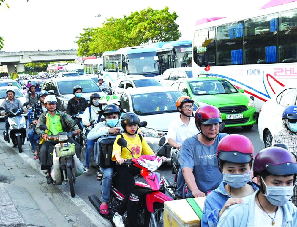 １３號國道交通堵塞。