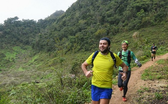 3000運動員參加沐州縣越野馬拉松賽