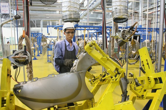 企業在困難中奮力向上。