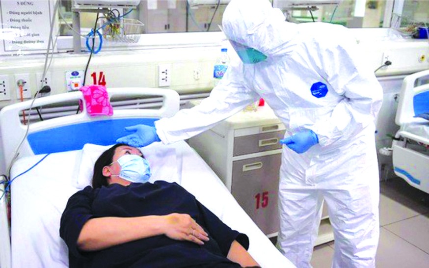 醫生時時警惕病毒感染危機。