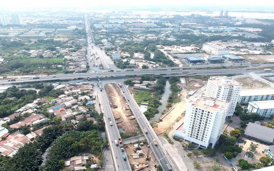 同文貢街與美水交通樞紐及2座美水橋。