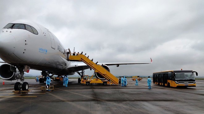 308 名韓國工程師班機降落雲屯機場（圖源：互聯網）