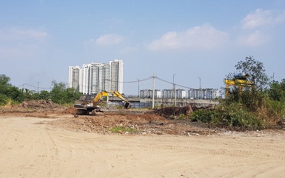 本市決定向被回收土地者提供暫居輔助。