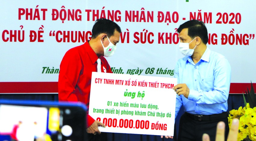 市建設彩票公司贊助價值20億元的捐血車。