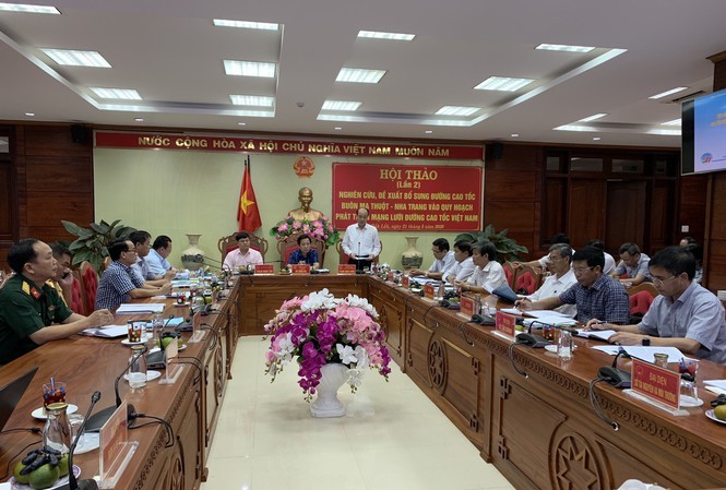 達樂與慶和兩省領導日前在達樂省邦美蜀市舉行了研討會，研究、提出補充邦美蜀-芽莊高速公路納入越南高速公路網絡發展規劃。（圖源：互聯網） 