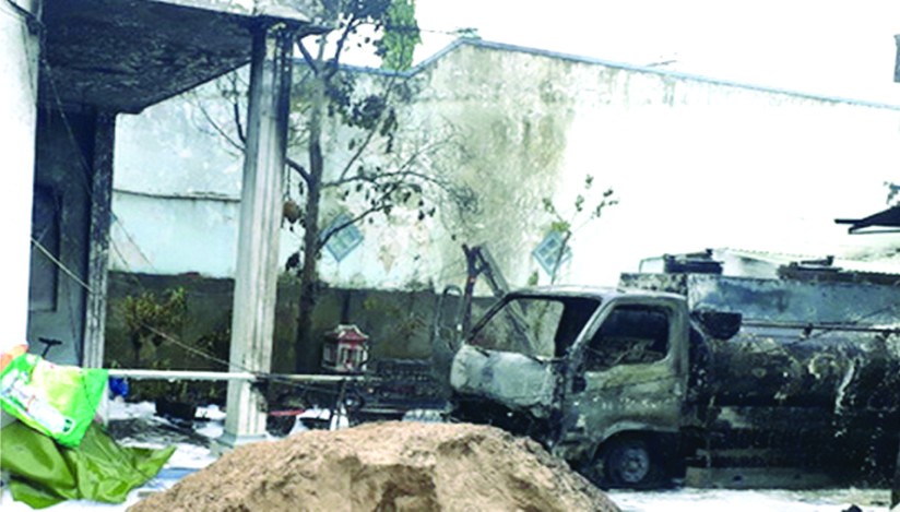 油槽車在加油站起火