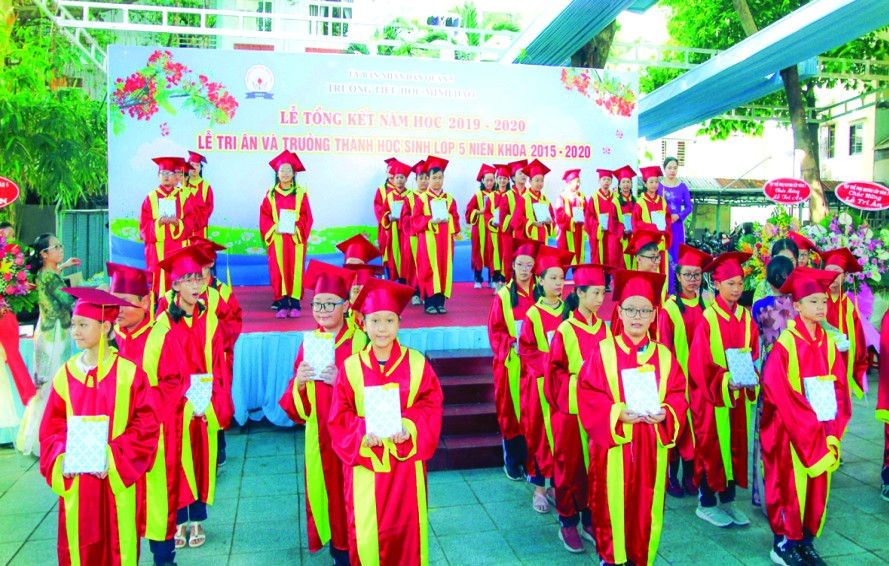 文朗及明道學校舉辦畢業典禮