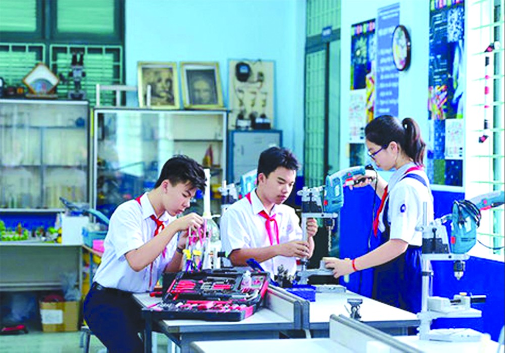 本市黎貴惇高中學校採用 STEM 教育模式成效顯著。